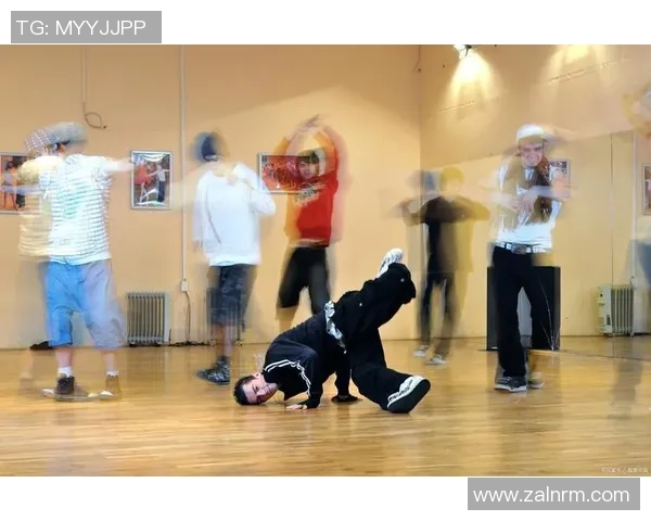 科学街舞训练法揭秘:提升舞技与身体素质的有效策略与方法 科学街舞训练法揭秘:提升舞技与身体素质的有效策略与方法