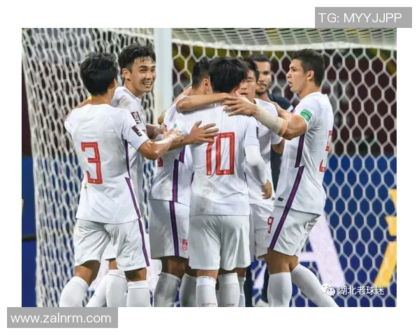 东京足球队迎战长崎队激战J联赛争夺季后赛名额的关键之战